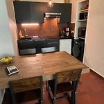 Bois Du Bouchet, Vue Montagne, Calme, Parking Gratuit, Proche Centre Апартаменты